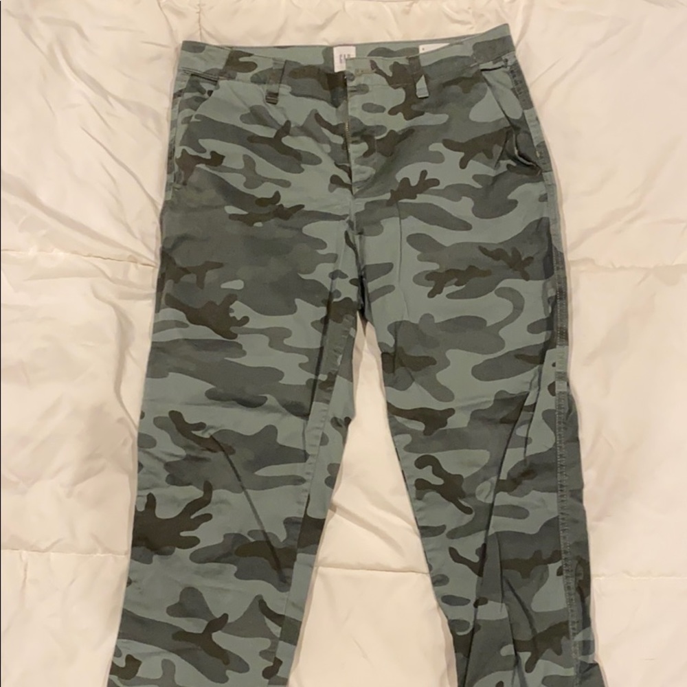 Camo Girlfriend Chino - gap
